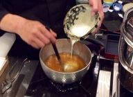 鍋にAを合わせてひと煮立させ、溶き片栗粉でとろみをつけます。

