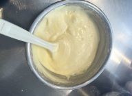 step4に溶かしバターを入れて、全体が均一になるようにします