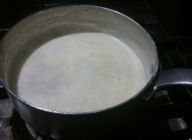 【クリームスープ】
弱火で玉ねぎをソテー、上から順に調味料を入れ一煮立ちさせる